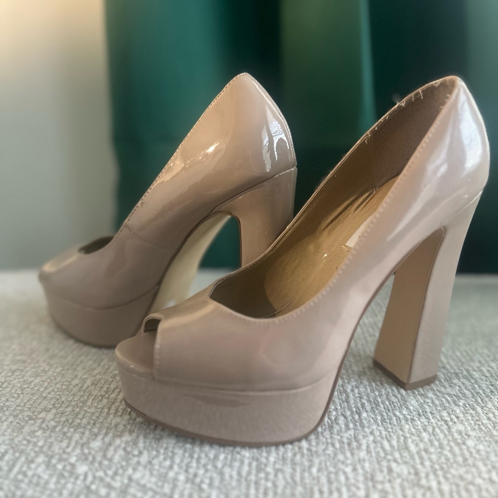 Steve Madden Glossy Beige Platform Heels